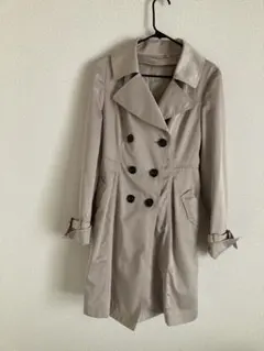 ベージュ ダブルブレスト トレンチコート　洋服の青山　9号