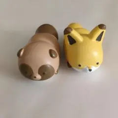 タヌキ　箸置きとキツネ　箸置き　うつぶせ