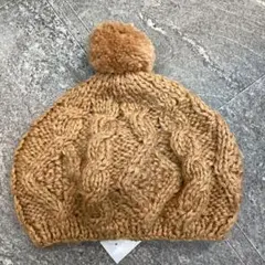 ケーブル編みニット帽