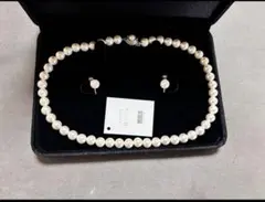 未使用品　PETITSOIR　貝パールネックレス・イヤリングセット