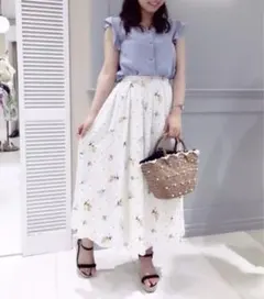 ノエラ  ドットフラワー刺繍スカート