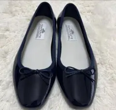 テンパレイト　エナメルフラットシューズ