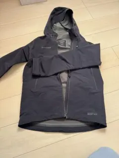 MAMMUT フード付きソフトシェルジャケット