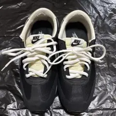 NIKE スニーカー　レディース　24.5cm