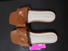 2PINK ブラウン 編み込みフラットサンダル