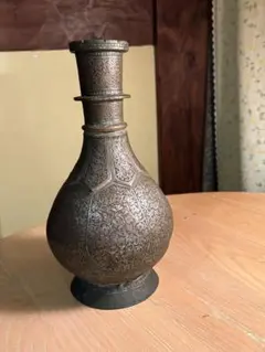 希少】インド工芸 ビドリ焼き 銀象嵌 黒地 花瓶 伝統金属工芸 - メルカリ