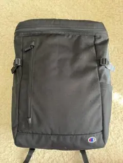 Champion ブラック リュック　ボックス型　22リットルのサムネイル