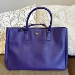 プラダ SAFFIANO LUX