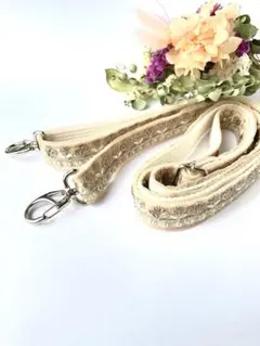 【大人気】インド刺繍リボンスマホショルダー(ベージュ)