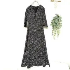 ナチュラルクチュール レトロ小花柄ワンピース Vネック ロング丈 黒