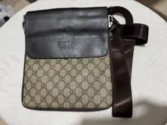 GUCCI GGキャンバス ショルダーバッグ