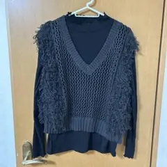 フリンジ付きダークグレーVネックニットベスト　薄手シャツセット