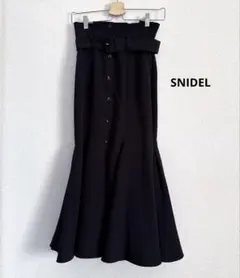 SNIDEL ベルト付きフロントボタンマーメイドスカート ブラックのサムネイル