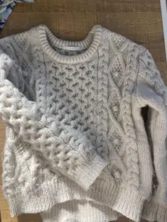 KBF アイボリー ケーブルニットセーター 長袖
