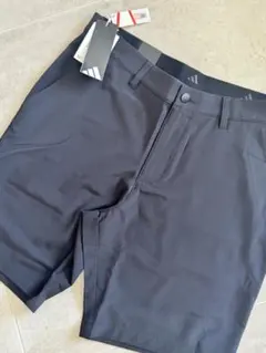 【新品未使用】adidas ゴルフショートパンツ　サイズ32 黒