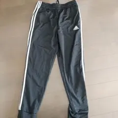 未使用　adidas 黒ジャージズボン　Lサイズ