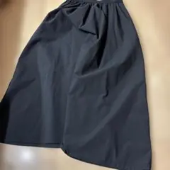 メルカリ便　UNIQLOユニクロ ギャザーロングスカート　ブラック