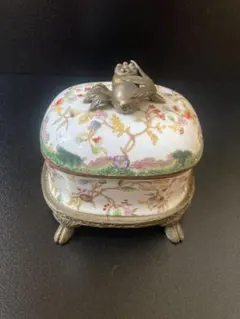 Item thumbnail for item 3b9e2342-f8c1-49d9-b613-a2a9ed0224b9