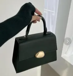 anuans モチーフ付きミニハンドルバッグ ボルドー - メルカリ