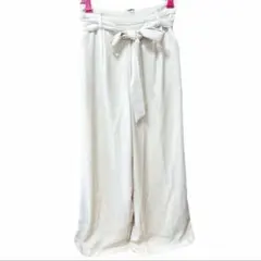 【春物・美品】ウエストリボン付きワイドパンツ　アイボリー(Honeysハニーズ)