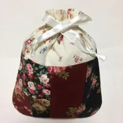 白赤黒の花柄巾着袋❤︎ハンドメイド