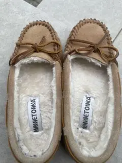 MINNETONKA ベージュ リボン付きモカシン　6m