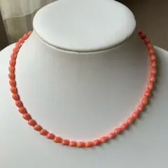 コーラル風ビーズネックレス ピンクカラー　シンプル　金具シルバ―色