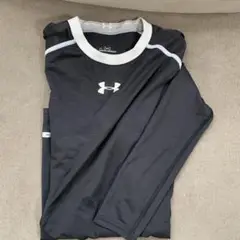Under Armour 黒 アンダー長袖シャツ