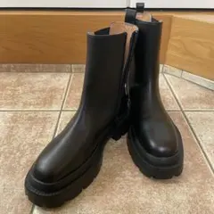 ブラック サイドゴアブーツ 厚底