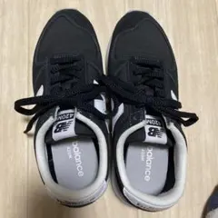 New Balance 420 ブラック/ホワイト スニーカー