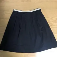 GREEN LABEL RELAXING 黒スカートのサムネイル