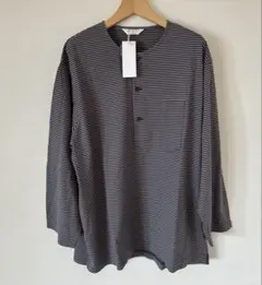 新品　STILL BY HAND ヘンリーネックカットソー　46のサムネイル