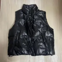 黒 合成皮革 ダウンベスト