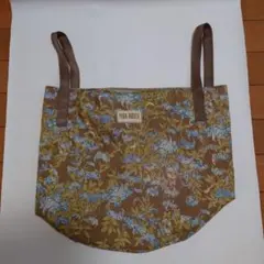 ピンクハウス　バケツバッグ　勿忘草　フラワー　トート　ブラウン　キルティング