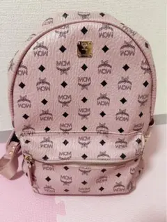 最終値下げ！即買いok！MCM スタッズ付き バックパック ピンク - メルカリ