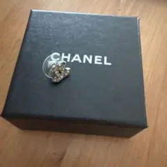 CHANEL ロゴピアス 片耳