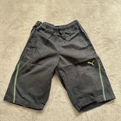 PUMA 黒 ハーフパンツ 140サイズ