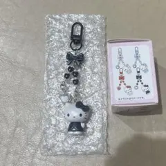 ハローキティー　シークレットキーホルダー　黒色　ブラック　ミニチュアキルト