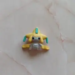 ポケモン　ジラーチ　フィギュア