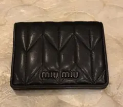 miu miu ミュウミュウ 三つ折り財布 ブラック