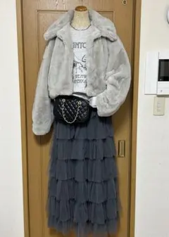 未使用　フェイクファー素材のショートジャケット