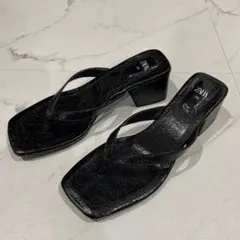 ZARA トングサンダル ブラック 38のサムネイル