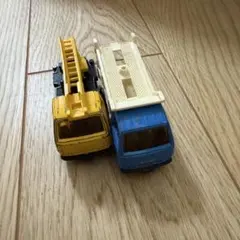 トミカ いすゞ エルフ はしご車 キャリアカー 2台セット