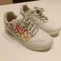 Skechers カラフルハートスニーカー　10月SALE