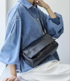 beardsley ビアズリー　レザーボディバッグ