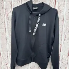 New Balance フード付きジャケット ブラック　レディース