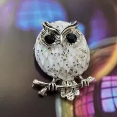 フクロウ ブローチ ホワイト シルバー ギフト 梟 縁起物 白 スカーフ止め