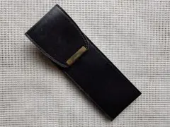 黒のレザー製筆箱