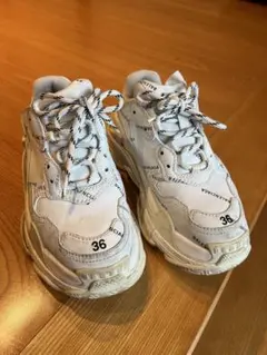 【最終値下げ】BALENCIAGA triple S 36 レディーススニーカー