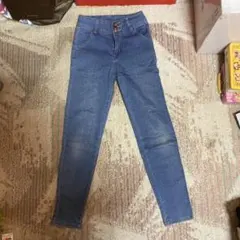 キッズ女の子　150センチデニムパンツ